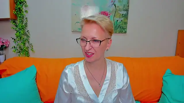 iamyourdream89 online show from 04-15-26, 07:58