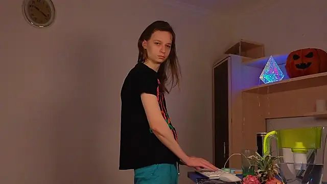 Frank Fraer online show from 04-06-26, 08:21