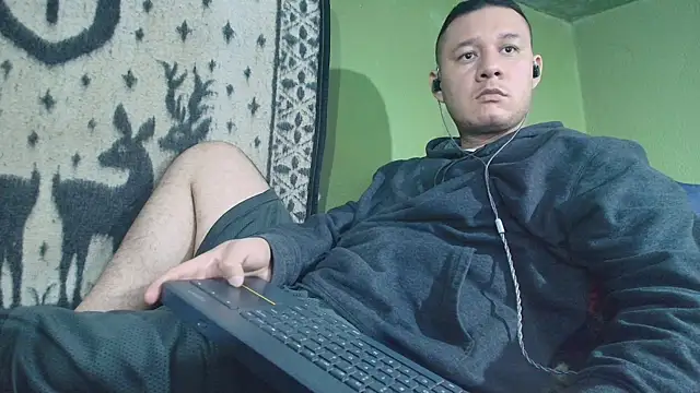 Snapshot of sweet_cock28 chatting on 06-09-26, 03:12 sweet cock28 online show from 06-09-26, 03:12