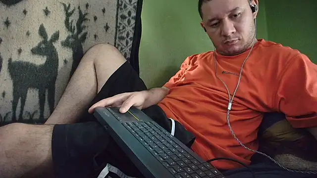 Snapshot of sweet_cock28 chatting on 06-19-26, 03:16 sweet cock28 online show from 06-19-26, 03:16