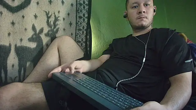 Snapshot of sweet_cock28 chatting on 07-12-26, 02:08 sweet cock28 online show from 07-12-26, 02:08