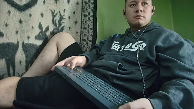 Snapshot of sweet_cock28 chatting on 07-13-26, 02:53 sweet cock28 online show from 07-13-26, 02:53