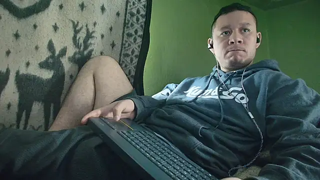 Snapshot of sweet_cock28 chatting on 07-14-26, 02:56 sweet cock28 online show from 07-14-26, 02:56