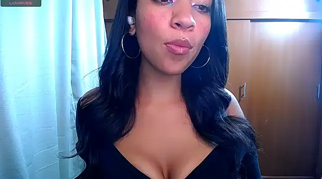 Snapshot of Danna_Ross_ chatting on 01-24-25, 12:42 Danna Ross online show from 01-24-25, 12:42