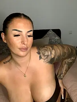 Mia-Bremer online show from 09-13-25, 07:46