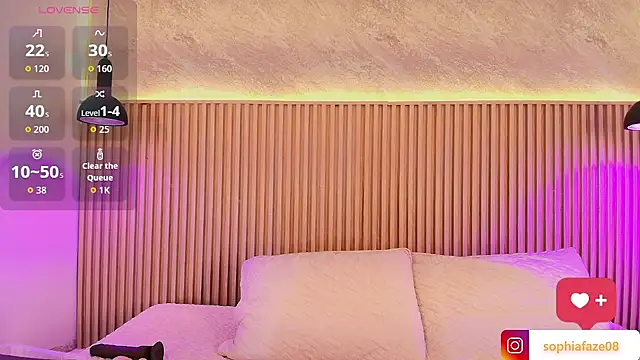 Snapshot of big_tits_in_your_face chatting on 12-14-25, 08:13 big tits in your face online show from 12-14-25, 08:13