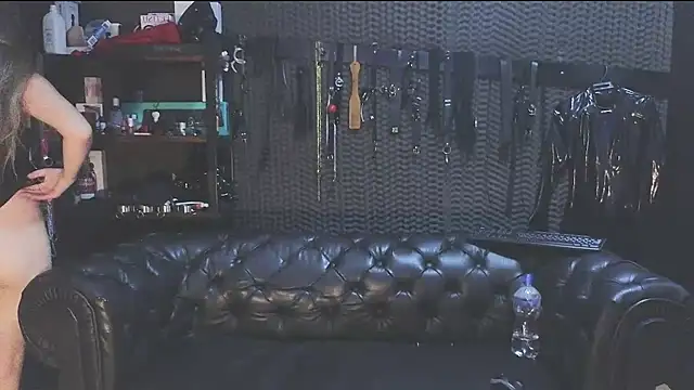 Snapshot of kimberly_swan chatting on 03-01-25, 08:21 kimberly swan online show from 03-01-25, 08:21