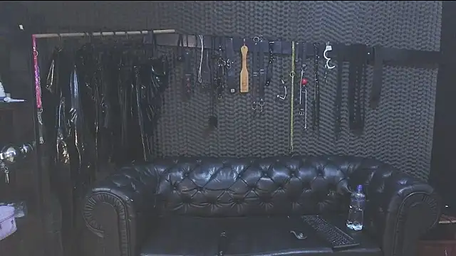 Snapshot of kimberly_swan chatting on 03-11-25, 03:48 kimberly swan online show from 03-11-25, 03:48