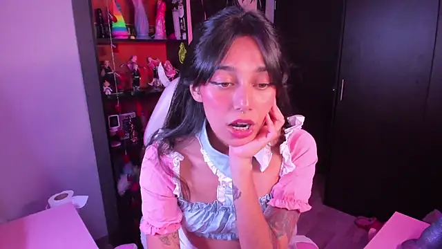 amber yull online show from 04-21-26, 02:37