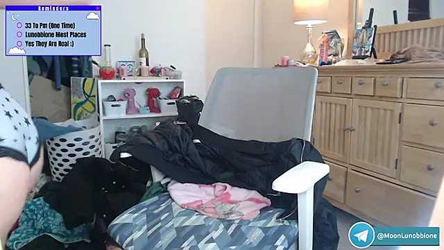 Snapshot of Lunobbione chatting on 02-25-26, 08:07 Lunobbione online show from 02-25-26, 08:07