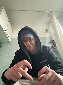 Toyjungee online show from 12-20-24, 02:49