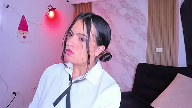 Snapshot of Megan_blue7 chatting on 02-13-25, 05:44 Megan blue7 online show from 02-13-25, 05:44