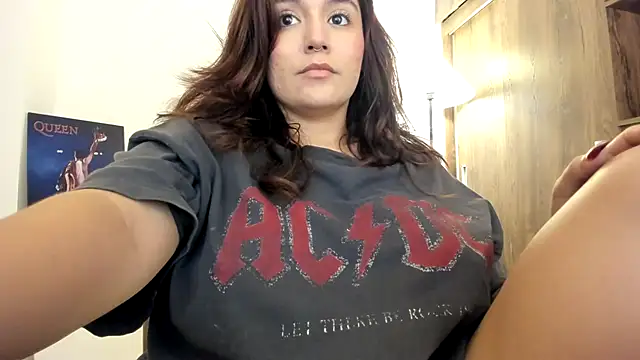 Snapshot of samantha_cherry chatting on 11-22-25, 05:12 samantha cherry online show from 11-22-25, 05:12