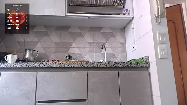 mini kunis online show from 12-06-24, 02:17