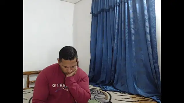 Snapshot of lover_1994 chatting on 10-01-25, 08:31 lover 1994 online show from 10-01-25, 08:31