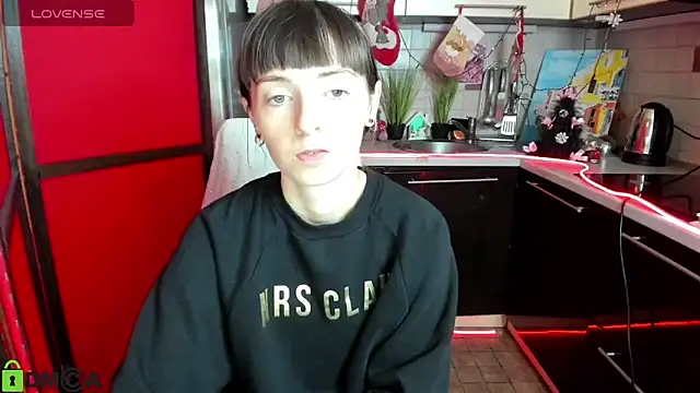 TayanaJons online show from 12-17-25, 07:58