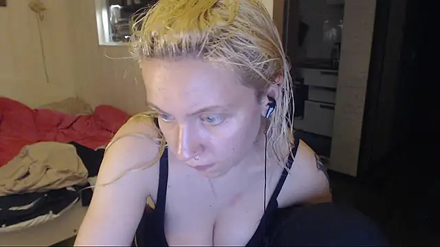 Snapshot of amanda_kiss_kiss chatting on 11-07-25, 02:06 amanda kiss kiss online show from 11-07-25, 02:06