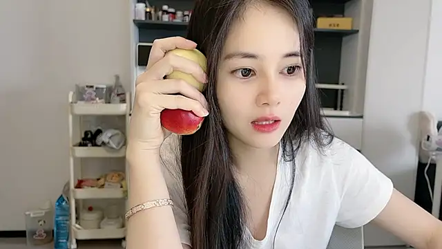 Snapshot of Judy520 chatting on 04-22-26, 12:57 Judy520 online show from 04-22-26, 12:57