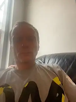 Snapshot of Martinpublic chatting on 12-03-25, 10:57 Martinpublic online show from 12-03-25, 10:57