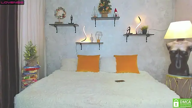 StripBianka online show from 12-18-24, 09:04