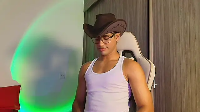 Snapshot of Jimmy_Leeh_ chatting on 10-11-25, 11:36 Jimmy Leeh online show from 10-11-25, 11:36