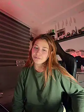 crystal bunny7 online show from 10-31-25, 01:50