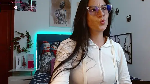 Snapshot of antonella_sweet33 chatting on 12-19-25, 08:27 antonella sweet33 online show from 12-19-25, 08:27