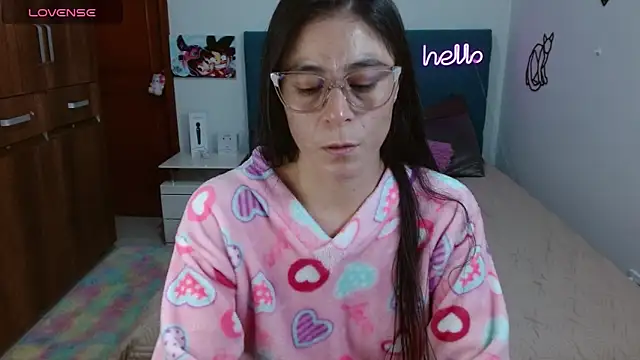 Snapshot of antonella_sweet33 chatting on 06-08-26, 10:32 antonella sweet33 online show from 06-08-26, 10:32