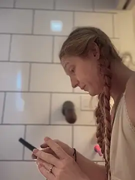 GoldenFlameGoddess online show from 02-21-25, 06:48