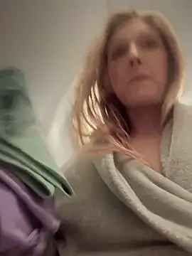 GoldenFlameGoddess online show from 02-25-25, 02:58