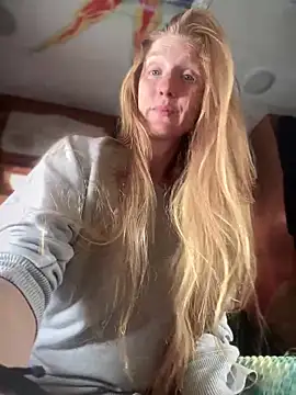 GoldenFlameGoddess online show from 03-05-25, 09:48