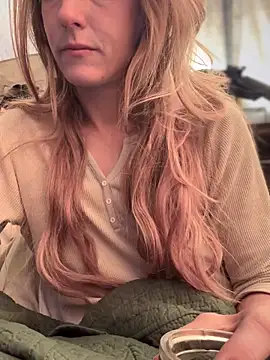 GoldenFlameGoddess online show from 09-24-25, 03:15