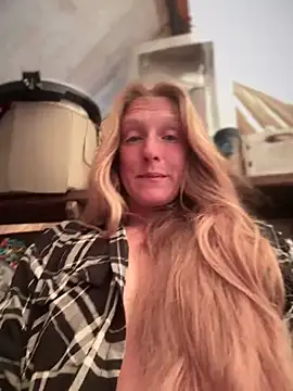 Snapshot of GoldenFlameGoddess chatting on 06-16-26, 03:47 GoldenFlameGoddess online show from 06-16-26, 03:47