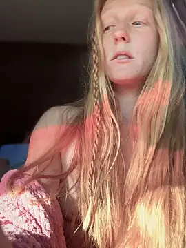 Snapshot of GoldenFlameGoddess chatting on 07-07-26, 02:32 GoldenFlameGoddess online show from 07-07-26, 02:32