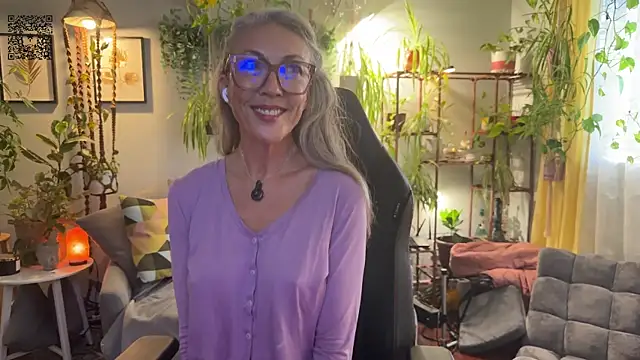 sunniedayz  online show from 09-23-25, 04:10