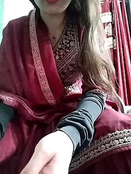 Snapshot of Noor_Darliing chatting on 03-18-26, 04:21 Noor Darliing online show from 03-18-26, 04:21