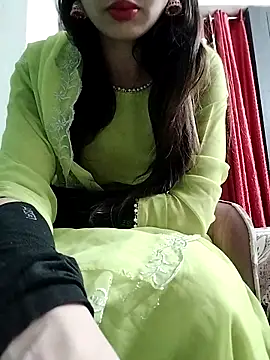 Snapshot of Noor_Darliing chatting on 04-12-26, 03:28 Noor Darliing online show from 04-12-26, 03:28