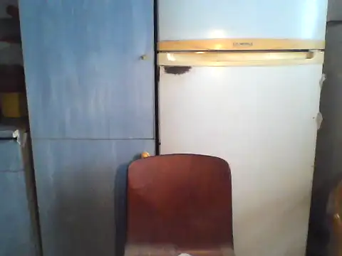 Snapshot of D_Marinna chatting on 12-16-25, 09:03 D Marinna online show from 12-16-25, 09:03