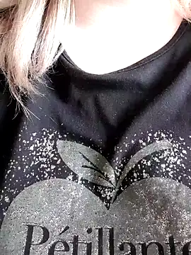 Snapshot of D_Marinna chatting on 02-22-26, 07:51 D Marinna online show from 02-22-26, 07:51