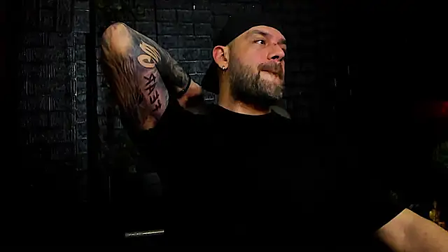 LexXHardy online show from 12-22-25, 12:40