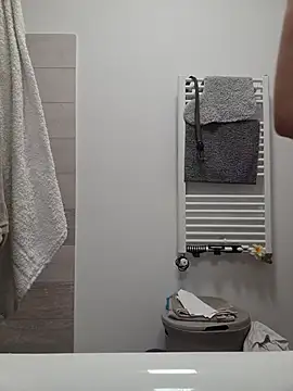 ToplessDragonxh online show from 04-13-26, 09:42