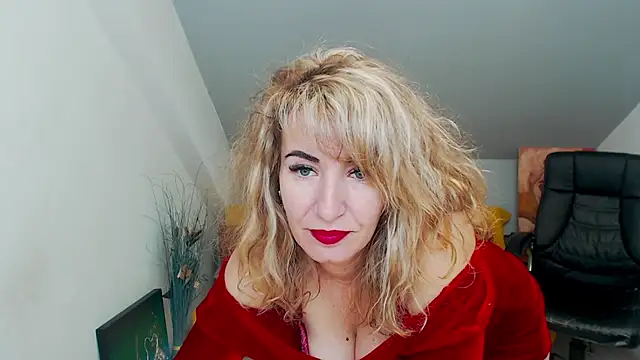 Snapshot of Cassandra_Hotty chatting on 01-14-25, 04:25 Cassandra Hotty online show from 01-14-25, 04:25