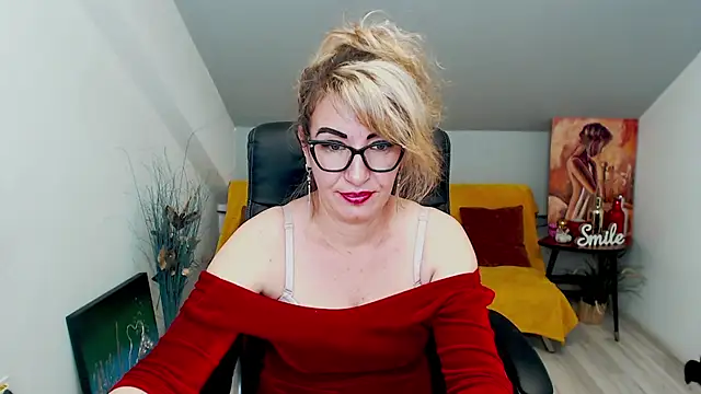 Snapshot of Cassandra_Hotty chatting on 02-10-25, 07:36 Cassandra Hotty online show from 02-10-25, 07:36