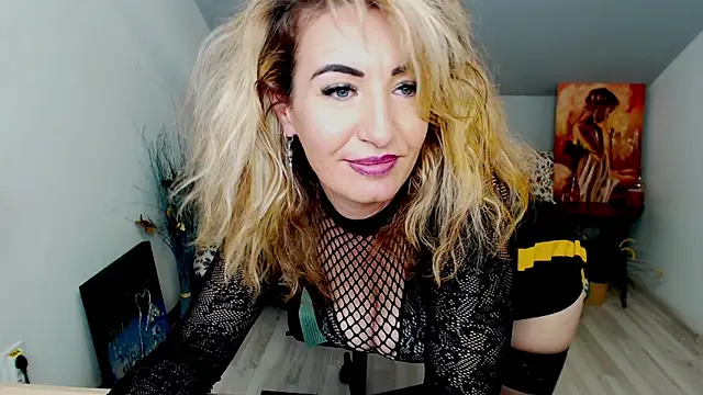 Snapshot of Cassandra_Hotty chatting on 02-28-25, 11:03 Cassandra Hotty online show from 02-28-25, 11:03