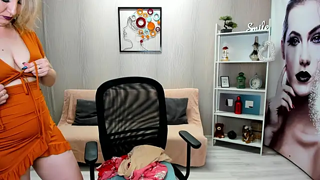 Snapshot of Cassandra_Hotty chatting on 03-06-25, 04:41 Cassandra Hotty online show from 03-06-25, 04:41