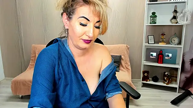 Snapshot of Cassandra_Hotty chatting on 03-11-25, 07:26 Cassandra Hotty online show from 03-11-25, 07:26