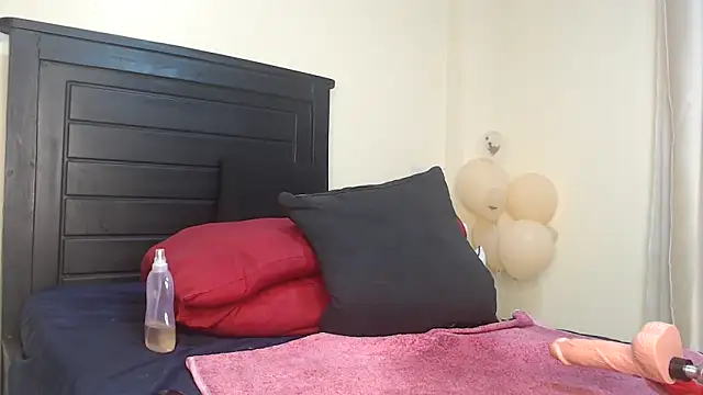 NIKKIE LOVE online show from 03-02-25, 04:07