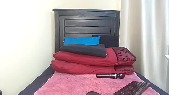 NIKKIE LOVE online show from 03-19-25, 07:40