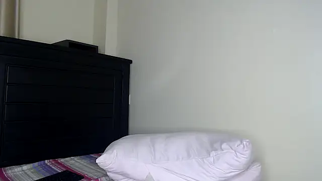 Snapshot of NIKKIE_LOVE chatting on 04-16-26, 12:17 NIKKIE LOVE online show from 04-16-26, 12:17