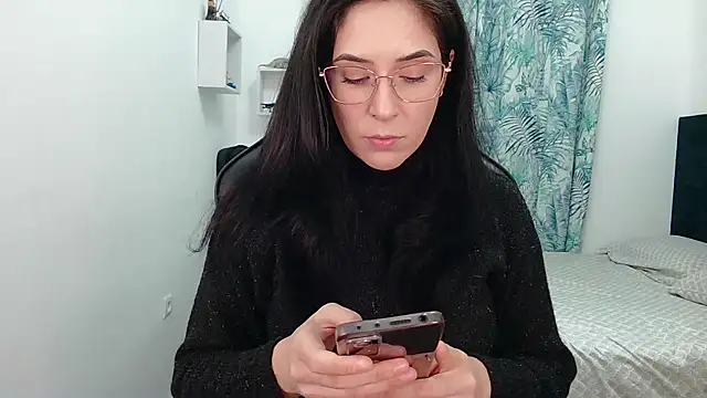 Snapshot of Lilith__D chatting on 01-08-25, 01:41 Lilith D online show from 01-08-25, 01:41